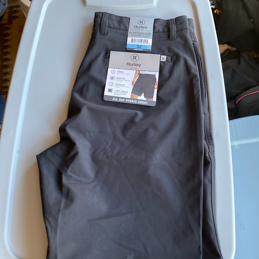 NWT MENS HURLY SHORTS SIZE 32